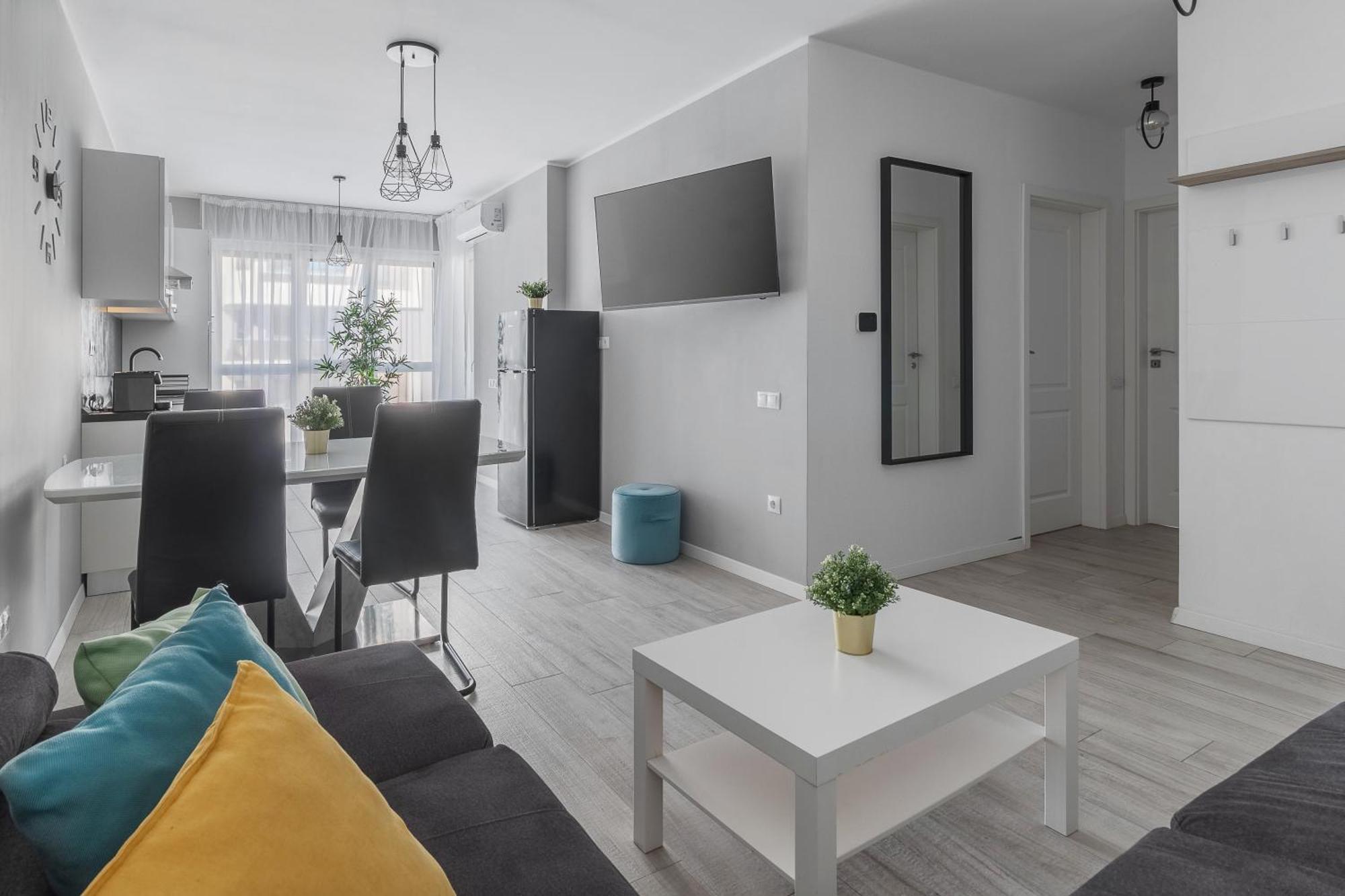 Ceyrat Flat Apartment Oradea Exterior photo